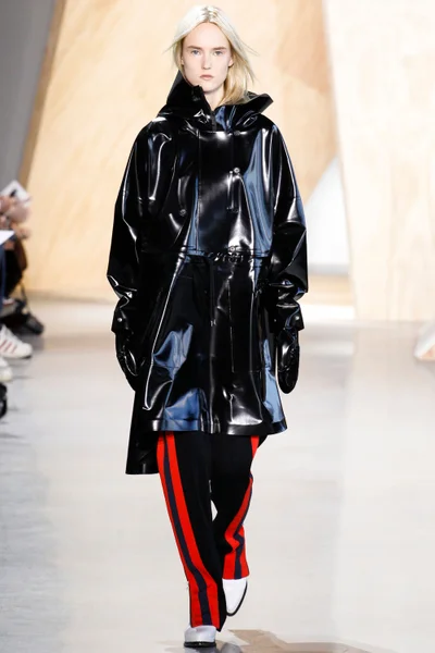 Look 1